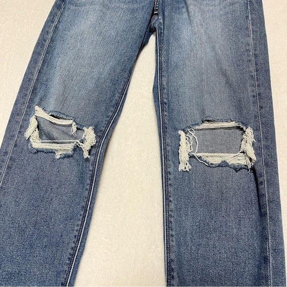 American Eagle Women's Comfort Stretch Waistband Distressed Mom Jean Size 2 Reg. - Picture 3 of 16